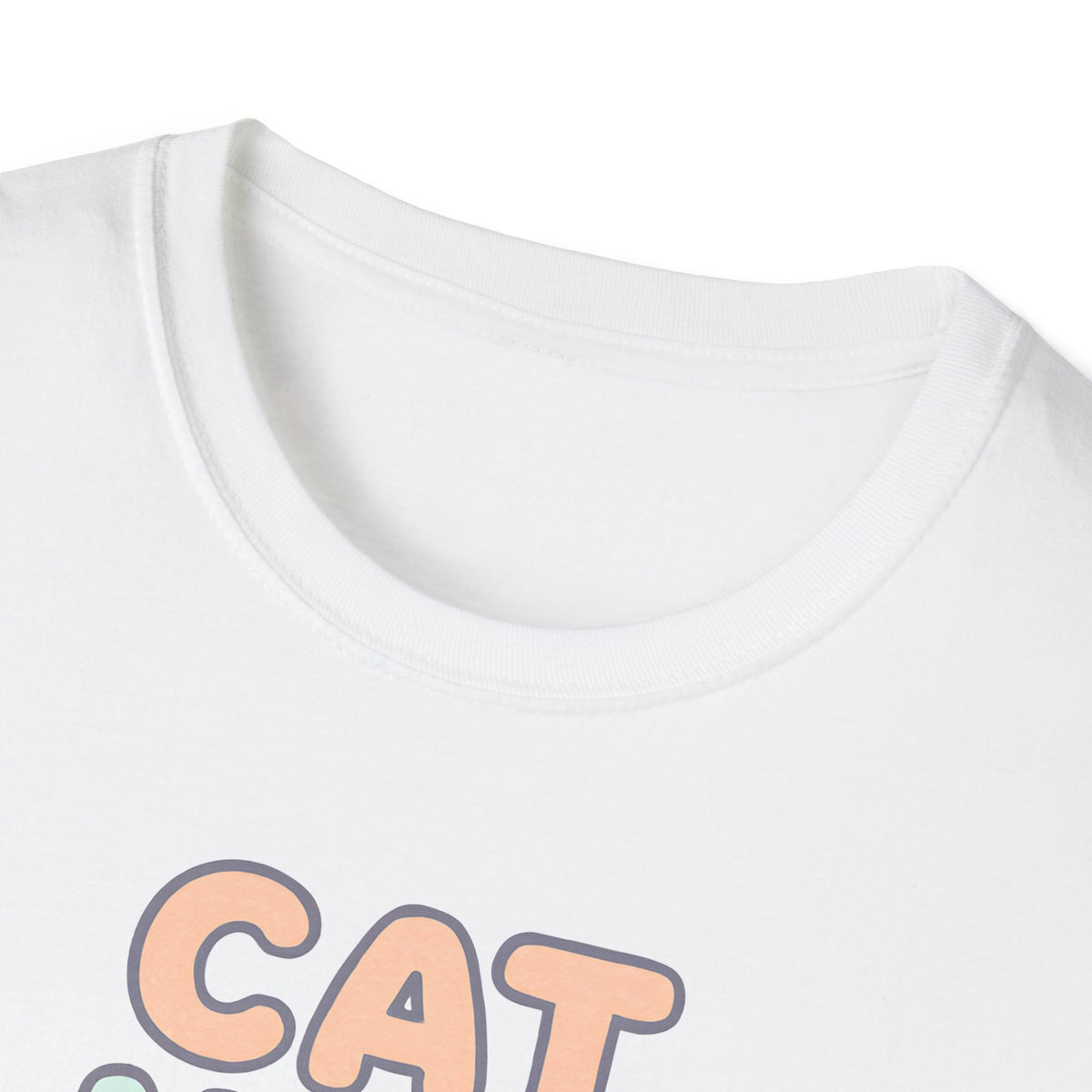 Cat Mom with Heart T-Shirt – Unisex Gildan Softstyle Tee